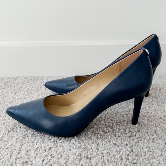 Navy Blue Michael Kors Heels - Picture 4 of 7